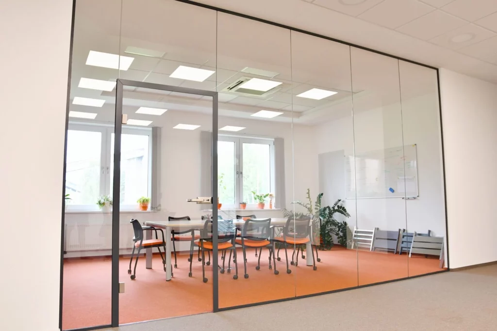 Skleněné příčky TMR Glass